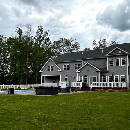 9 Bedroom Saratoga Home With Heated Pool, Hottub By Skiing, Track, Beach, Lake, Spac, Golf, Town, And Lake George! Саратога-Спрингс Экстерьер фото